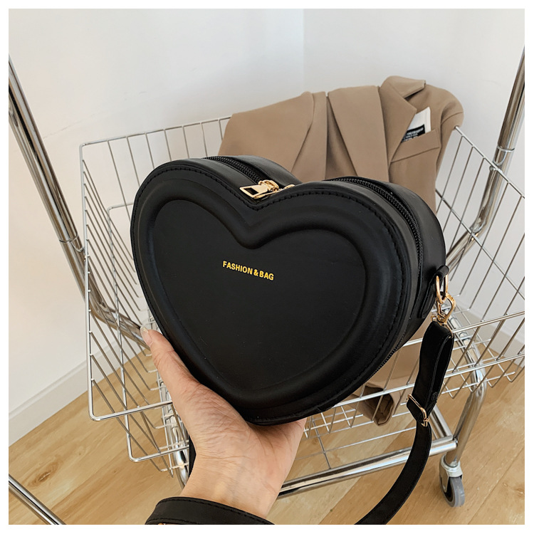 All Seasons Season Women'S Gender Fashion Style Women's Small Pu Leather Solid Color Fashion Heart-shaped Zipper Crossbody Bag
