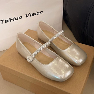 �羳��a���^��Ƥ��ЬŮ2026�����¿�ţ��ܛ�׶���Ь�r�Ћ�����Ь