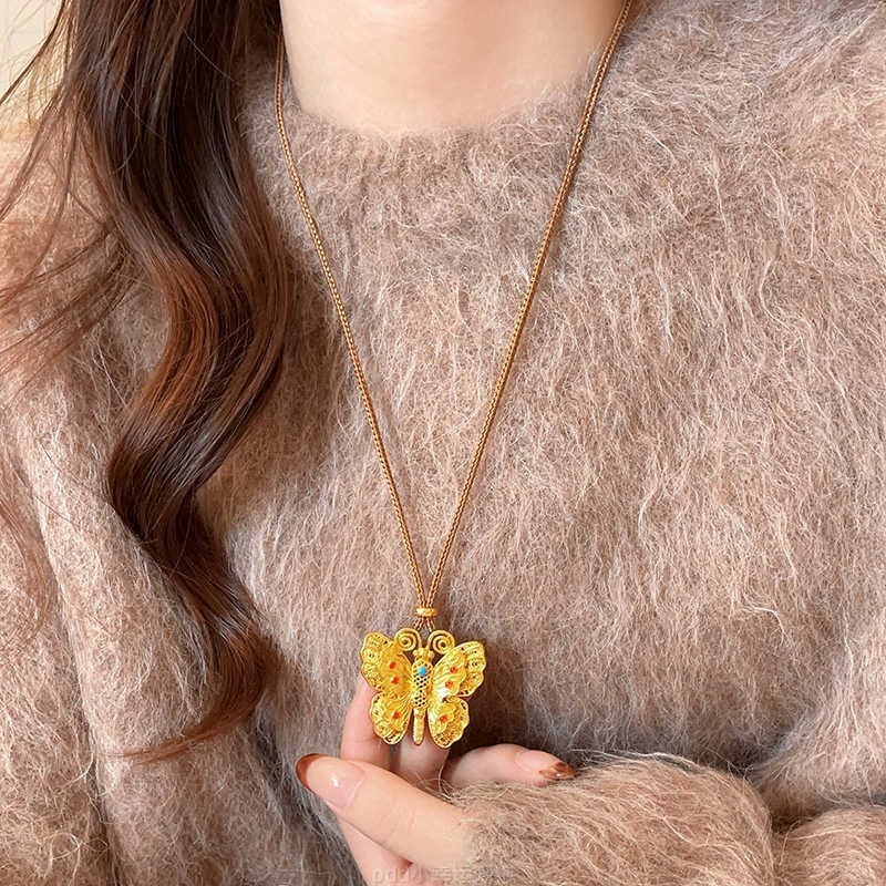 정통 WEI XUE의 같은 스타일 에나멜 선조 나비 모래 금 목걸이 액세서리 여성 고대 방법 새로운 중국 스타일의 긴 펜던트 머리