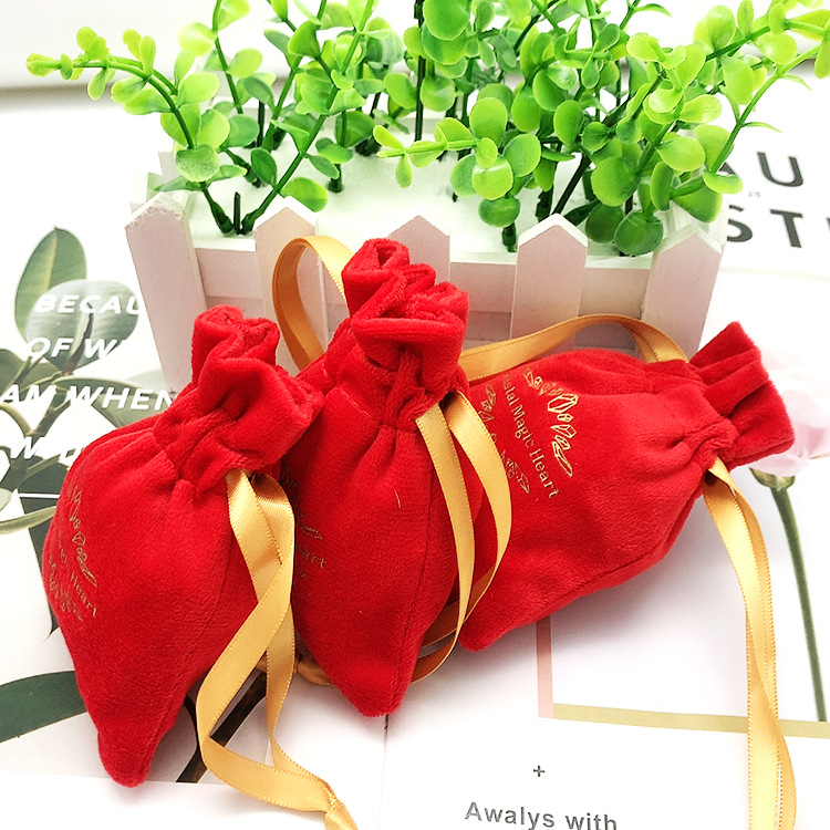 Ly Launched Red Velvet Toy Beads Jewelry Small Lucky Bag Necklace Ring Earrings Storage Bag Drawstring Pocket