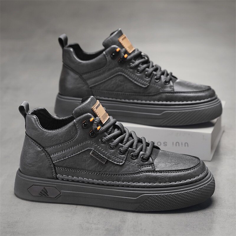 Giày nam cổ trung chống thấm nước chống trơn trượt màu đen, giày thể thao sneaker đa năng đi làm và giải trí, gót 3-5 cm — quần kaki, đen