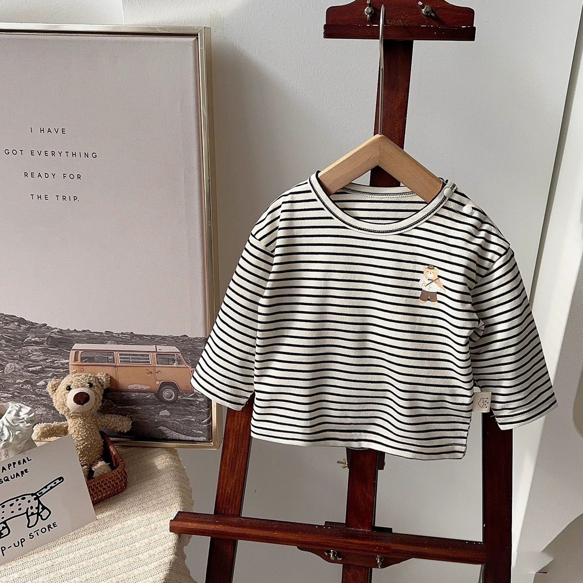 Traje de primavera para niños 2025 nuevo estilo niño pequeño y mediano 1-3 años bebé versión coreana del traje de primavera y otoño de tres piezas