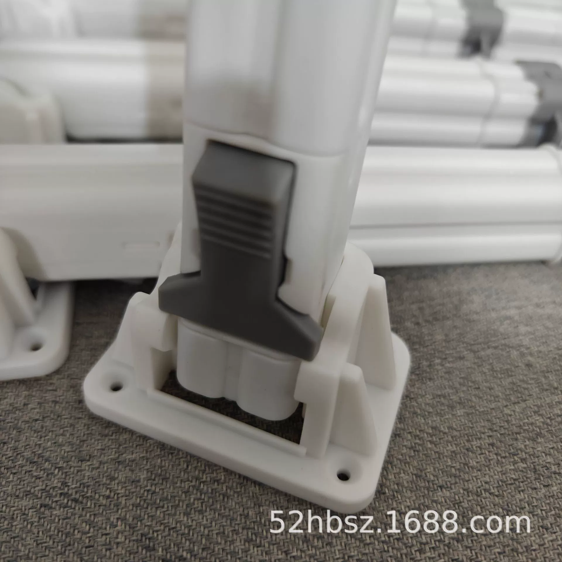 Bed desk stent desktop desktop leg folding lazy desk foot rising can adjust high -level plastic elephant leg accessories