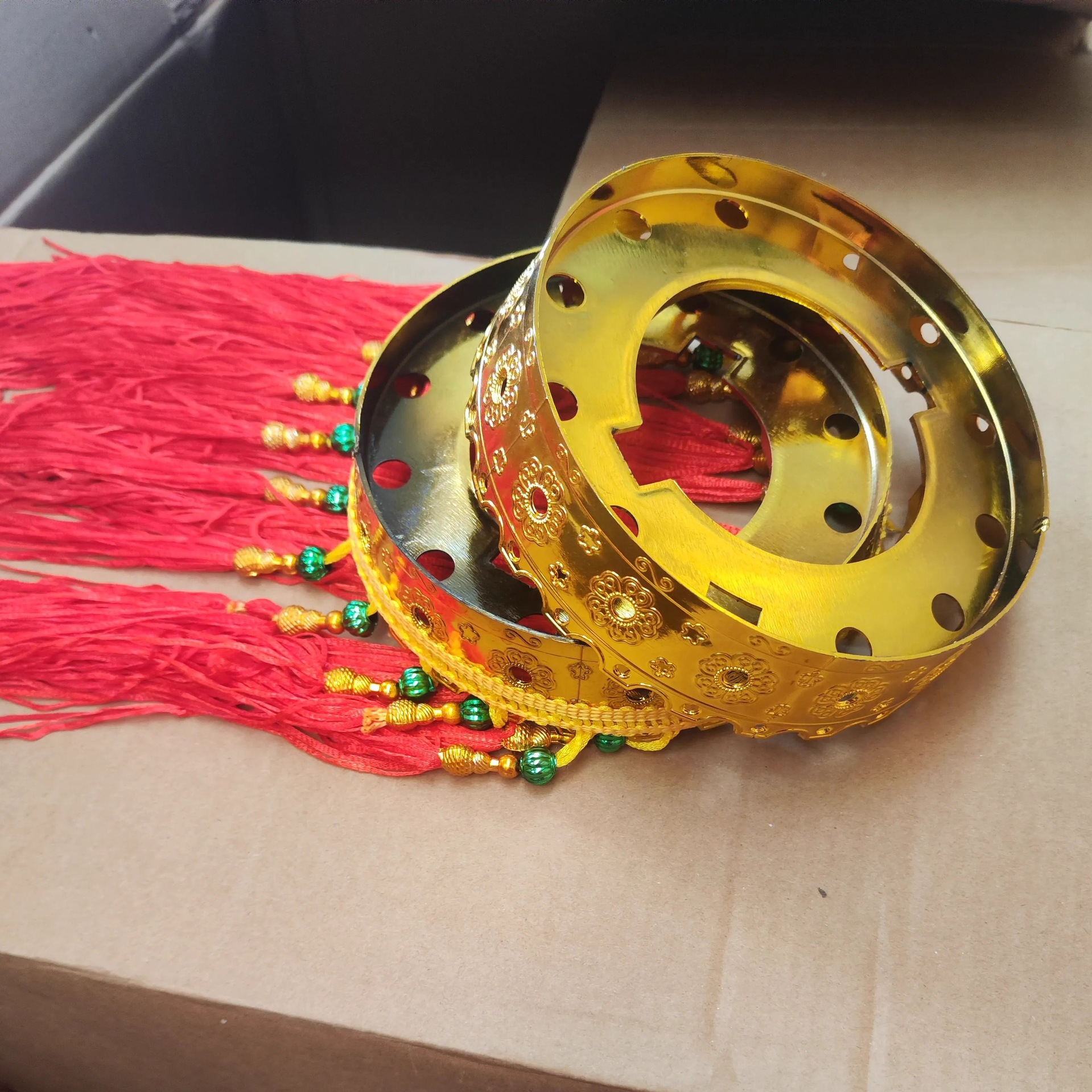 灯笼底座镀金镂空底座流苏灯笼配件红黄铃铛植绒灯笼底座