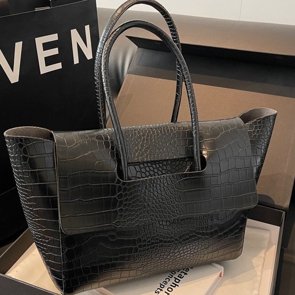 Cross-Border High-End Stylish Versatile Tote Bag for Women 2025 New Korean Style Simple Handbag Retro Commuter Shoulder Bag