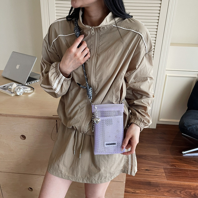 Fashionable Cut Out Mobile Phone Bag for Women 2025 New Versatile Niche Design Crossbody Bag Lightweight Casual Shopping Coin Purse