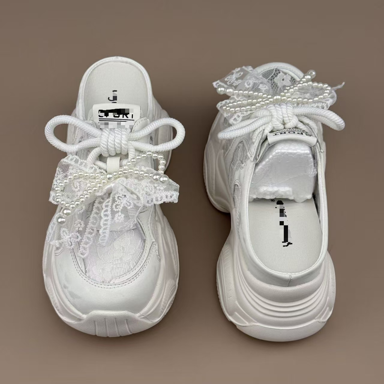 Zapatos de sandalia de alta altura para mujeres 2026 nuevos espaciosos huecos transpirables de malla gruesa de suela pequeña zapatos blancos de Mary Zhen