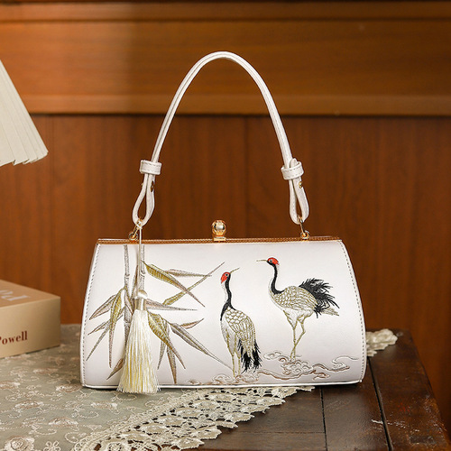 Antique embroidered chain bag, antique cheongsam banquet handbag, Chinese style microfiber leather embroidered tassel handbag