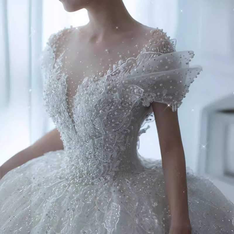 High-End Custom Princess-Style Bridal Gown with Off-The-Shoulder Design, Slim Fit, Luxurious Pearlescent Train, and Wedding Dress