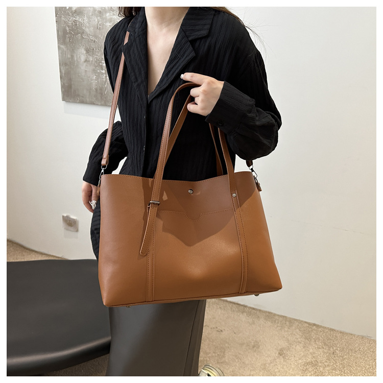 Retro texture commuting solid color simple 2024 autumn new large-capacity single-shoulder bag with a relaxed underarm tote bag undefined