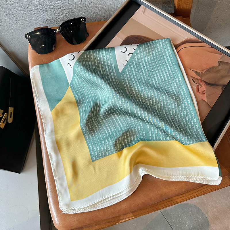 Bufandas de seda para mujeres 2025 primavera y otoño moda versátil temperamento minimalista 65cm bufandas de seda simuladas bufandas delgadas bufandas