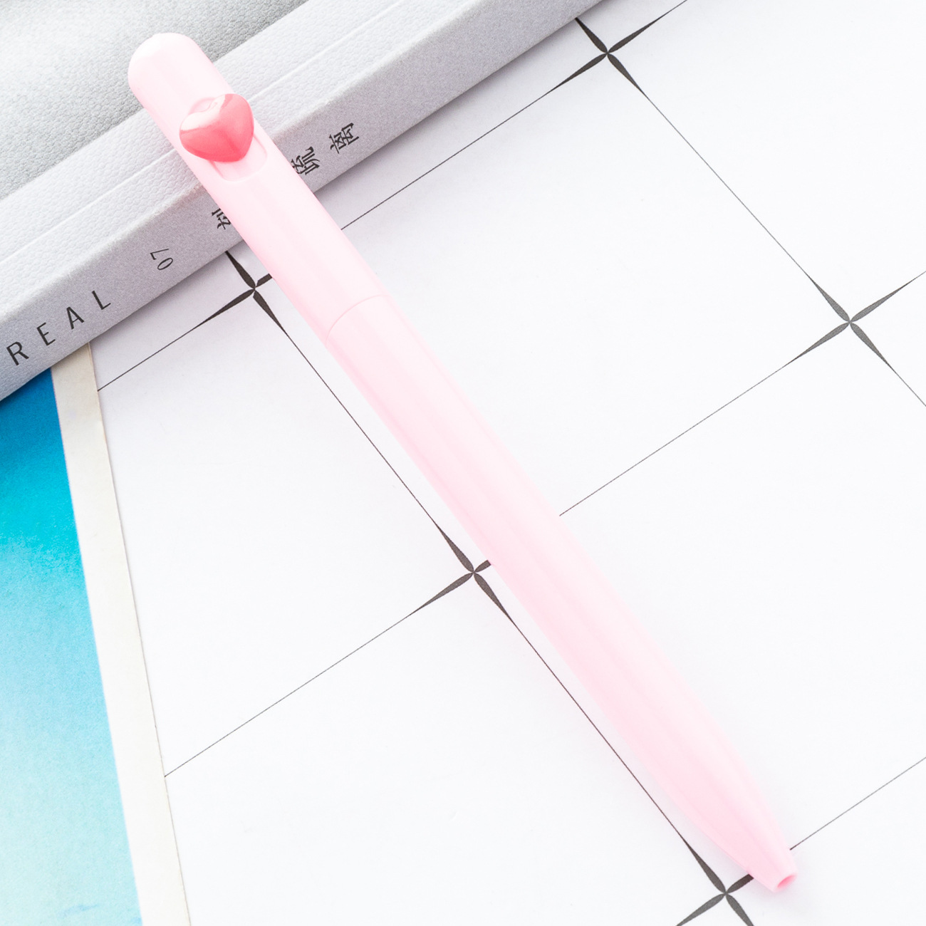 Bolígrafo de plástico Love, logotipo imprimible, regalo promocional, bolígrafo publicitario, color macarons, bolígrafo giratorio Love