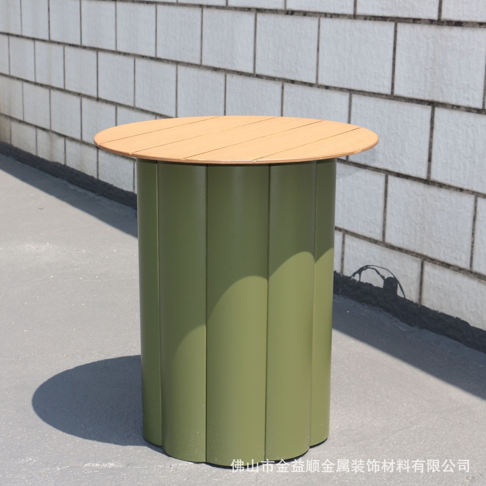 Luz de lujo al aire libre mesas de té sofá unos pocos modernos de caña redonda de aleación de aluminio balcón pequeño fabricante de ángulo