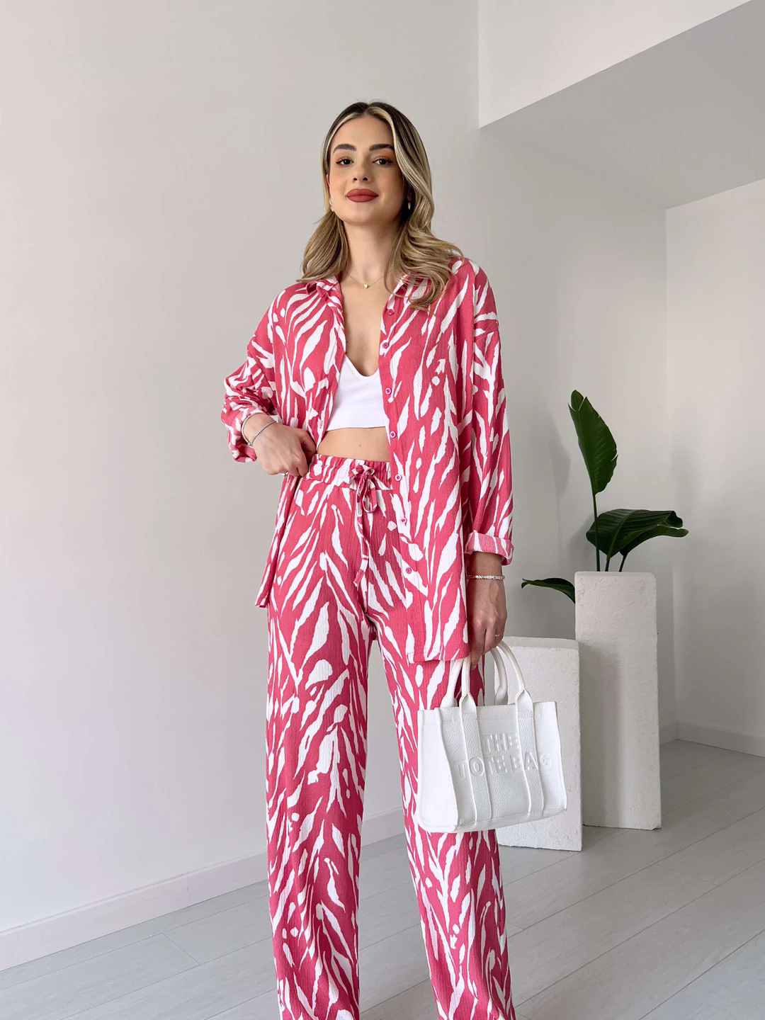560g Weight Long Sleeve Sleeve Length Spandex, Polyester Fabric Type Pant Co-ord Set Sets Type 2 Pieces Set Quantity Daily Occasion Turndown Neckline Regular Fit Fit Type Printing Pattern Spring Season Women's Gender Printing Design Streetwear Style Daily Women's Streetwear Printing Spandex Polyester Printing Pant Co-ord Set Pants Sets 20