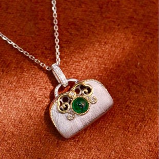 Fubei Diamond Jewelry Pt Platinum Emerald Stone Pendant Bag Necklace Fashion Diamond Style Colored Gemstone Shape