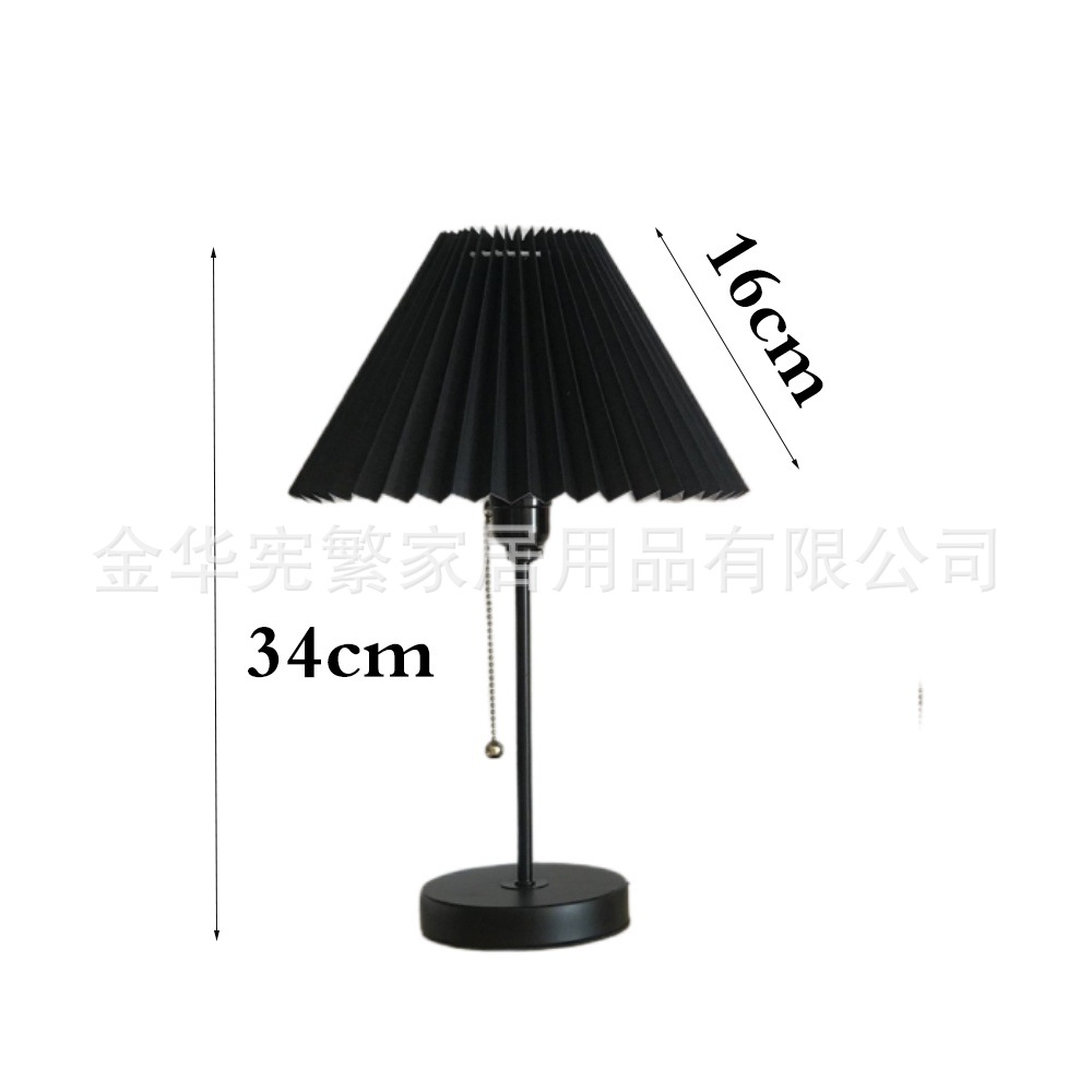 Fábrica directa de base de alambre de tracción de pliegues rojo y negro simple hierro forjado japonés estudio red ins decoración de iluminación de niña