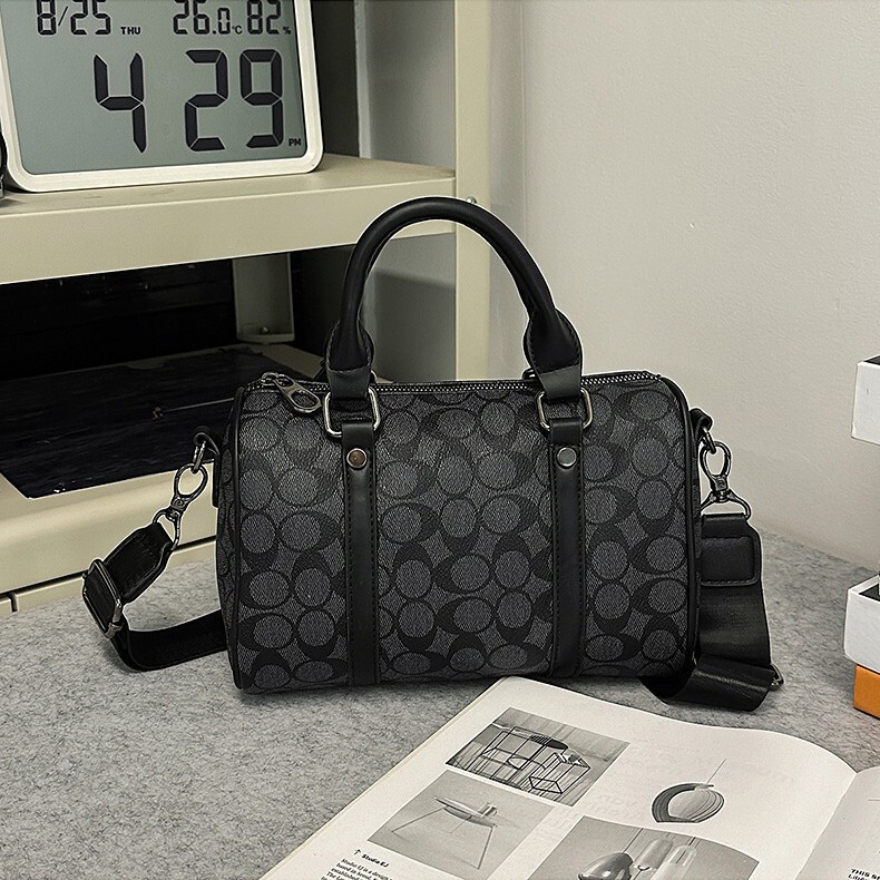 Korean Style Trendy Fashion Bag Men's Crossbody Bag 2025 New Men's Bag Boston Bag Casual Men's and Women's Handbag Korean Style Trendy Fashion Bag Men's Crossbody Bag 2025 New Men's Bag Boston Bag Casual Men's and Women's Handbag