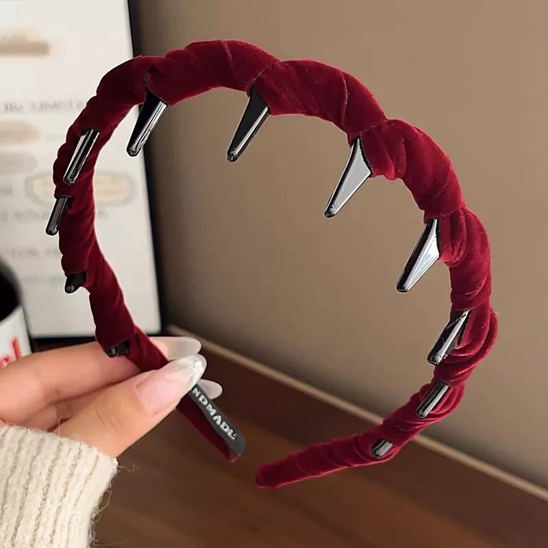 # 84 burgundy velvet wavy hairband