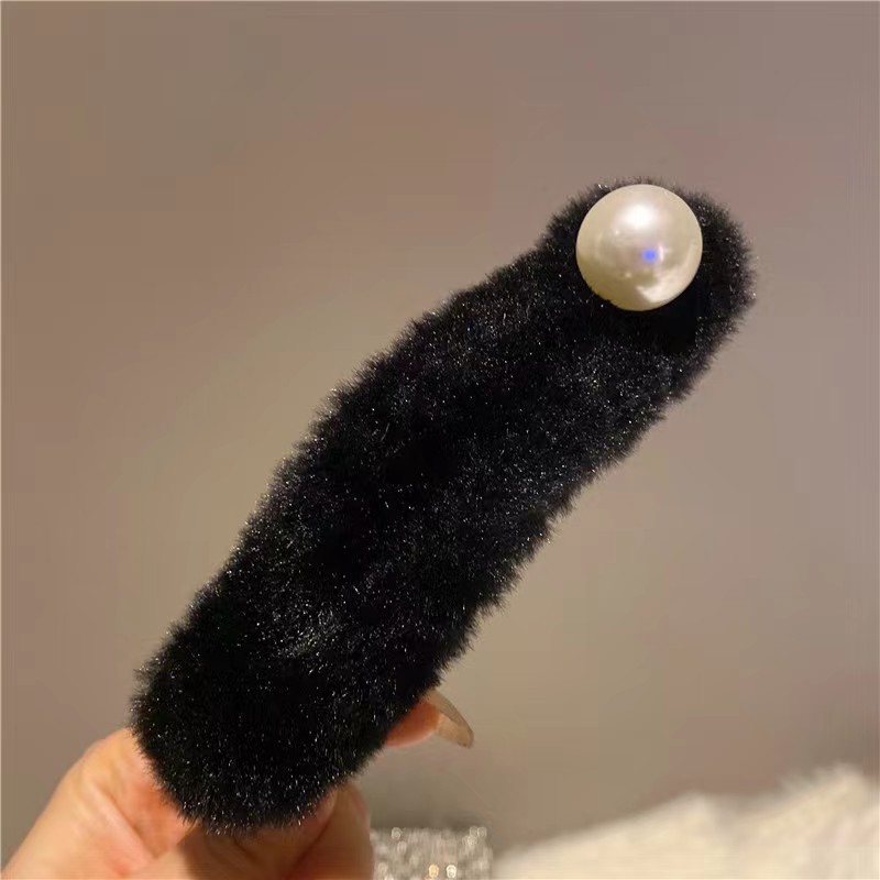 Maillard pearl plush duck bill clip Internet celebrity lazy back of head hair clip autumn and winter hairpin_voghion.com