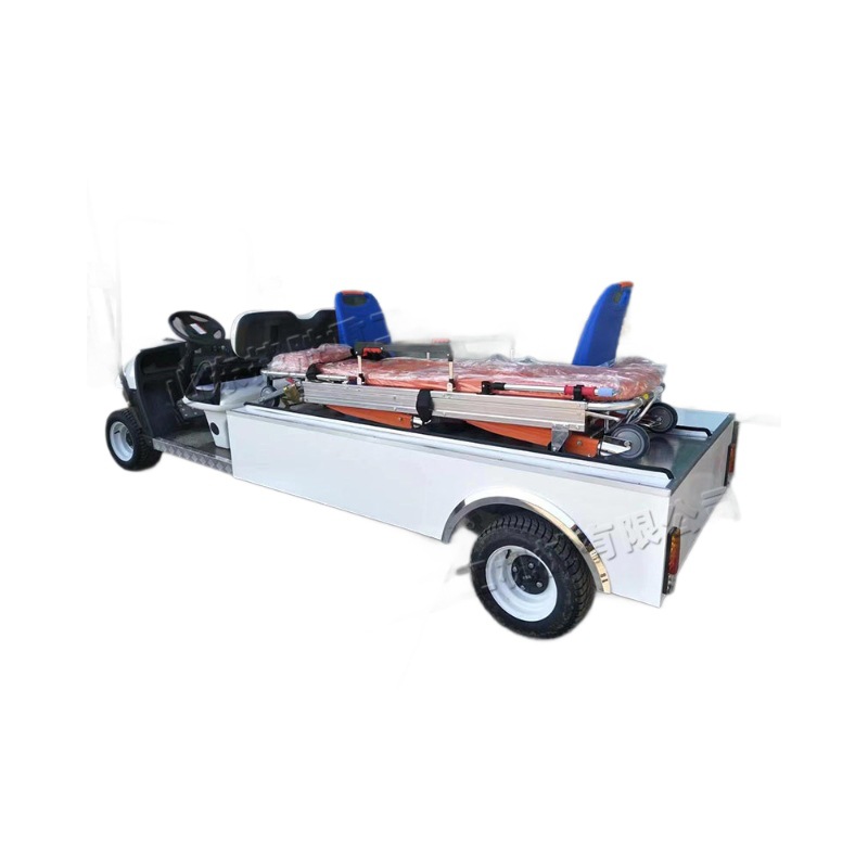 Vehículo turístico eléctrico de patrulla en el campus Estación de transporte de personas en el aeropuerto Cuatro ruedas