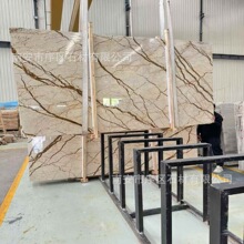 ��ɫ����ʯ�����ؽ�ʯ�ľƵ�ͨ�ԡ�Ҡ����̨�T��ʯ���׾�����̤