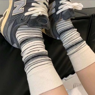 �m��Ů�n�漚�l�y��Ͳ��ϵ�ٴ��\�ӶѶ��m����ڰ�ɫ���^�LͲ�m