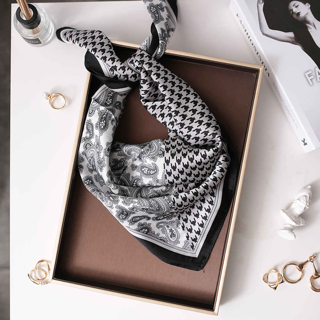 Spring New 70CM Square Versatile Decorative Professional Thin Korean Small Scarf for Women_voghion.com