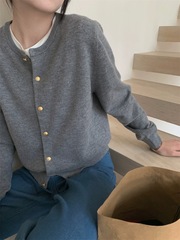法式复古小金扣短款圆领长袖针织开衫正肩外穿早秋薄款毛衣外套女