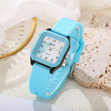 ����W�t���ԕr��Ůʿ�ֱ�W�������ֱ����ֵ���ʯӢ�����Q���u