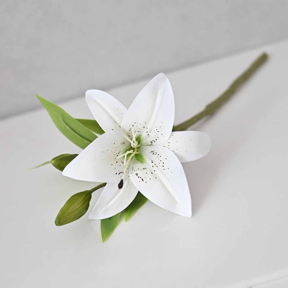 Cross-Border Hot Selling Simulation Lily Hand Feeling Artificial Flower Wedding Supplies Photography Props Home Decoration Artificial Flower