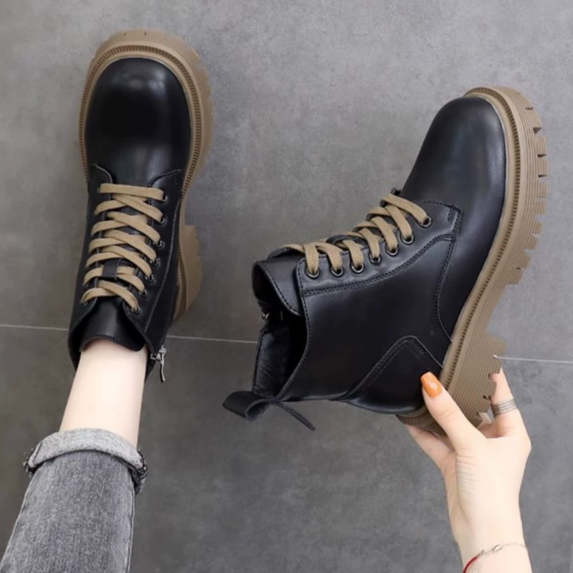 Плоская подошва студенческие сапоги Martin женские 2024 новые модные короткие сапоги женские весенние и осенние кожаные туфли классические кожаные сапоги