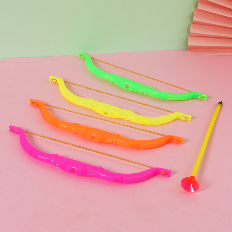 27CM arco de plástico mediano simulación de tiro de niños arco y flecha venta caliente puzzle tienda de juguetes fábrica al por mayor