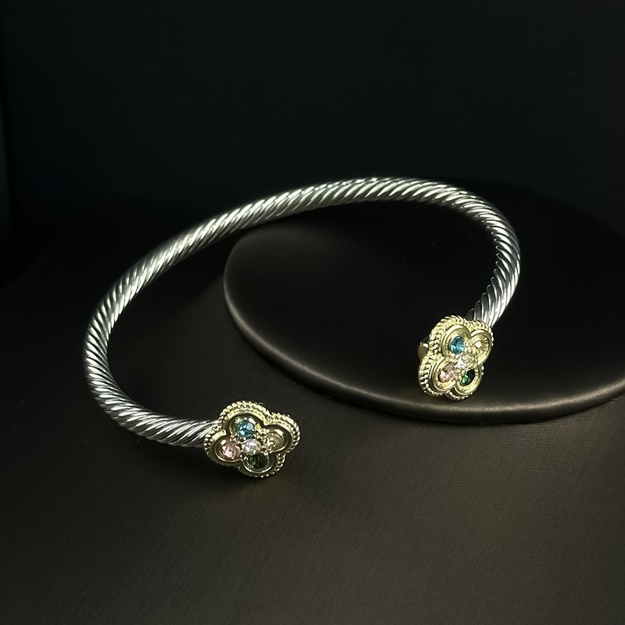 Alta calidad de cuatro hojas joyas pareja arco ligero lujo pulsera anillo al por mayor pulseras de cerámica Vinstyle