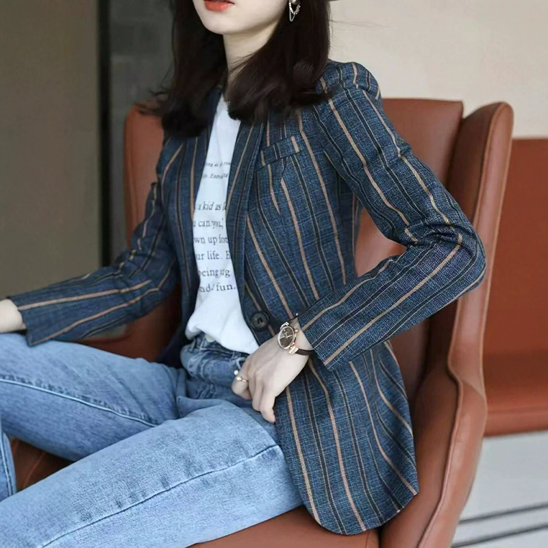 Striped women's slim-fit blazer, new spring and autumn fashion, stylish and elegant, Korean version, high-end casual suit jacket Striped women's slim-fit blazer, new spring and autumn fashion, stylish and elegant, Korean version, high-end casual suit jacket