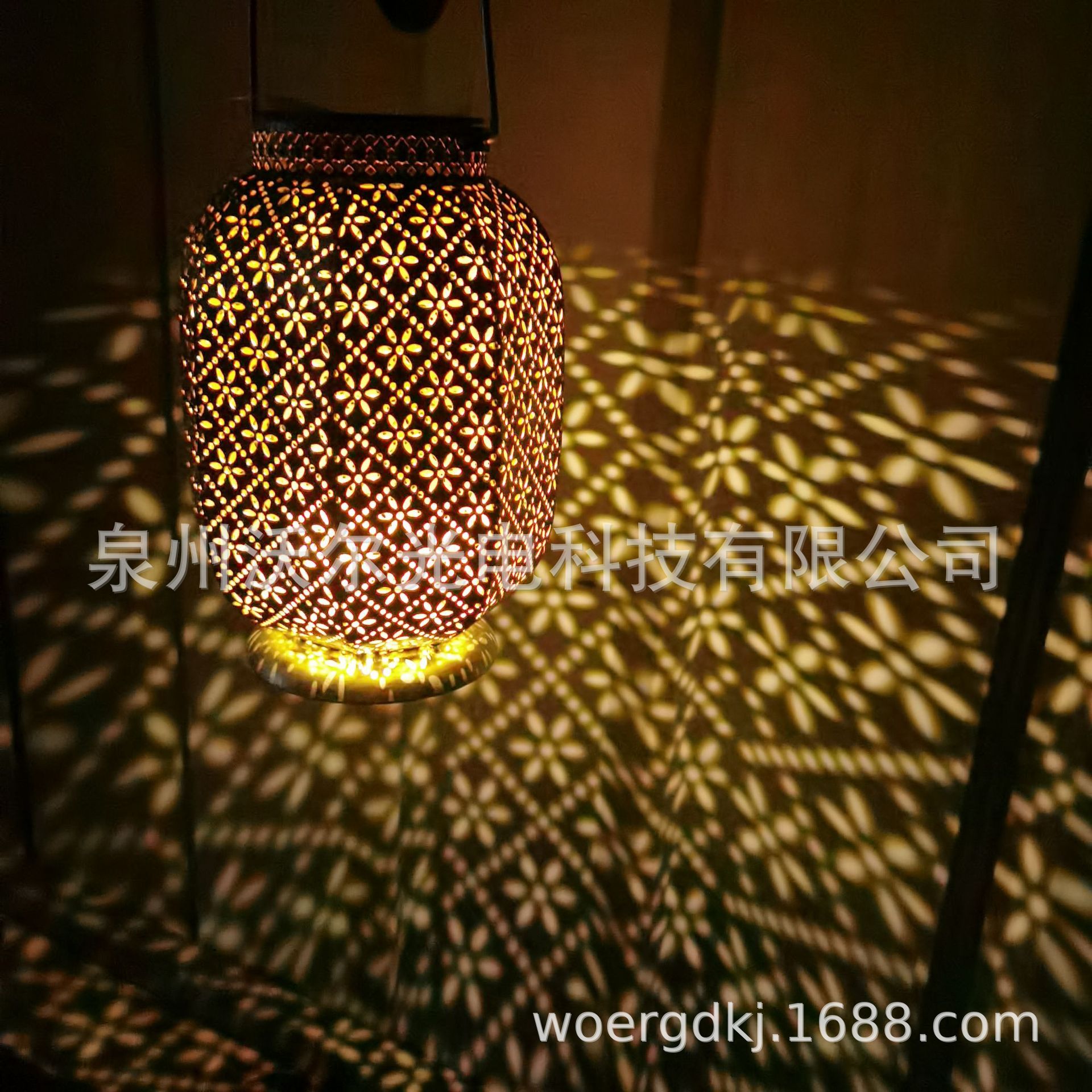 亚马逊跨境新品LED镂空太阳能灯 复古庭院装饰灯草坪灯节日氛围灯