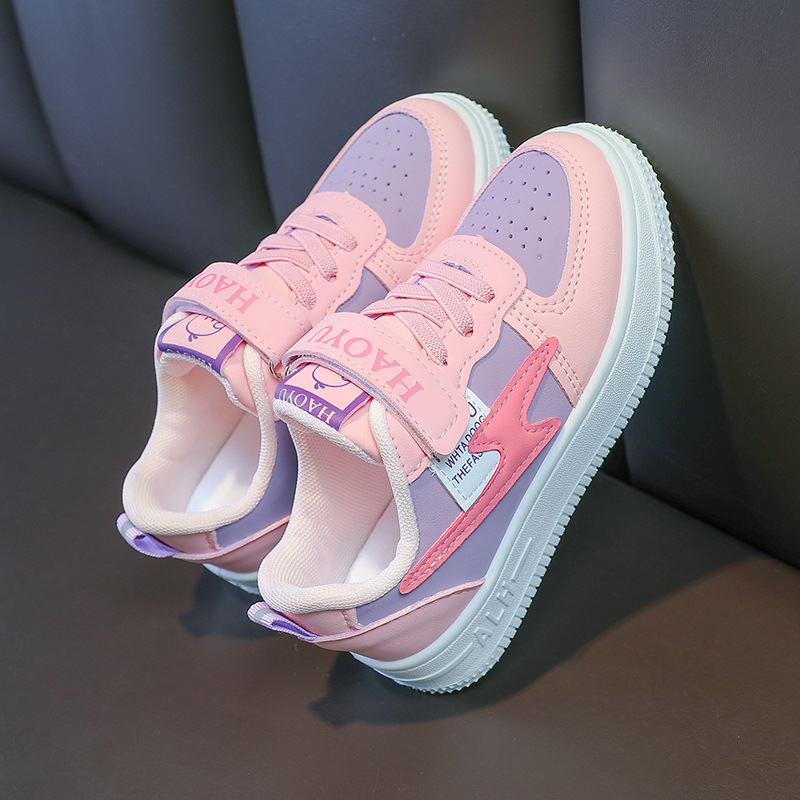 Zapatos infantiles de primavera para niñas 2024 nuevas zapatillas deportivas infantiles respirables zapatos de skate para niñas niños de primavera y otoño niños de mediana edad portátiles