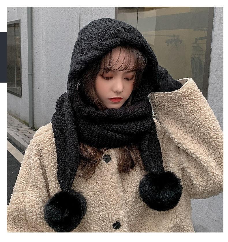 Sciarpa con cappuccio in maglia e protezione orecchie donna_voghion.com