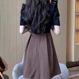 法式假两件2023年方领短袖连衣裙女夏季新款设计感气质裙收腰A字