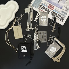 新款时尚通勤包挂配件ins钥匙扣挂件配饰英文装饰品手工挂饰挂绳