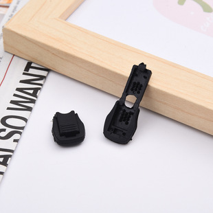 �S�ҹ�������β�A��ɫ����۬F؛���|�K������β�A������^���K�A