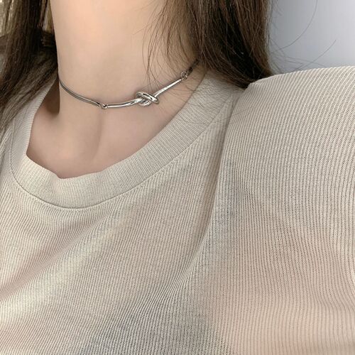 New original knotted necklace titanium steel non-fading cold style versatile short pull clavicle chain necklace