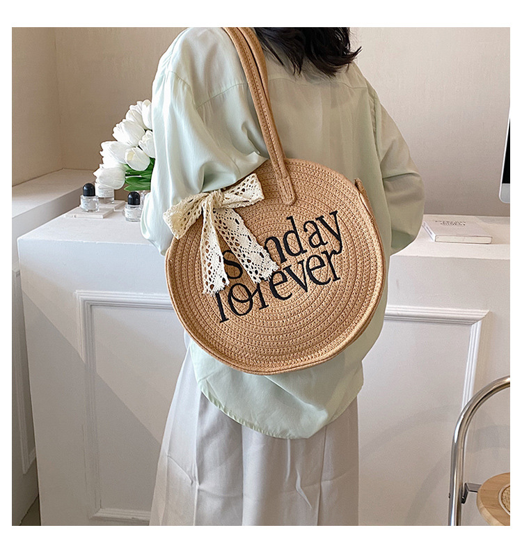 Women's Medium Summer Spring Straw Streetwear Handbag display picture 2