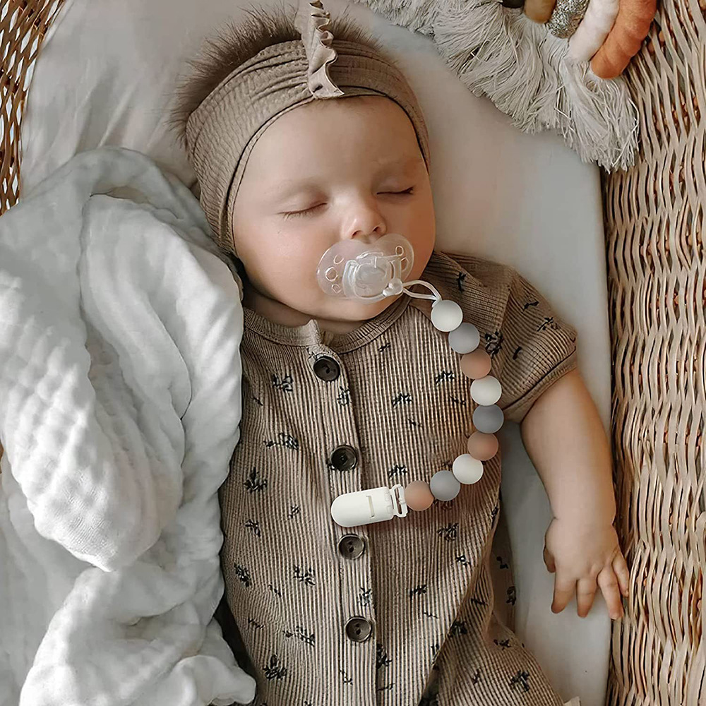 廠家直銷硅膠安撫奶嘴鏈寶寶奶嘴牙膠防掉鏈夾嬰兒車奶瓶掛繩批發(fā)