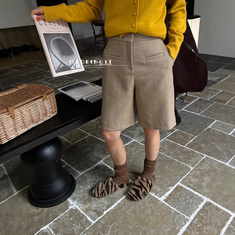 Madeinost Autumn and Winter Retro Style Herringbone Pattern Shorts with 30% Wool High-Waisted Outer Shorts for Women 29238