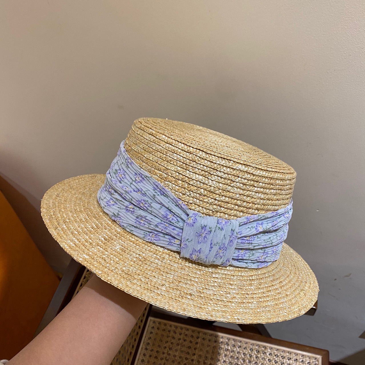 Sombrero De Paja De Trigo Con Parte Superior Plana De Ala Pequeña Floral Sombrero De Sol De Verano Para Mujer Sombrero De Vacaciones display picture 8