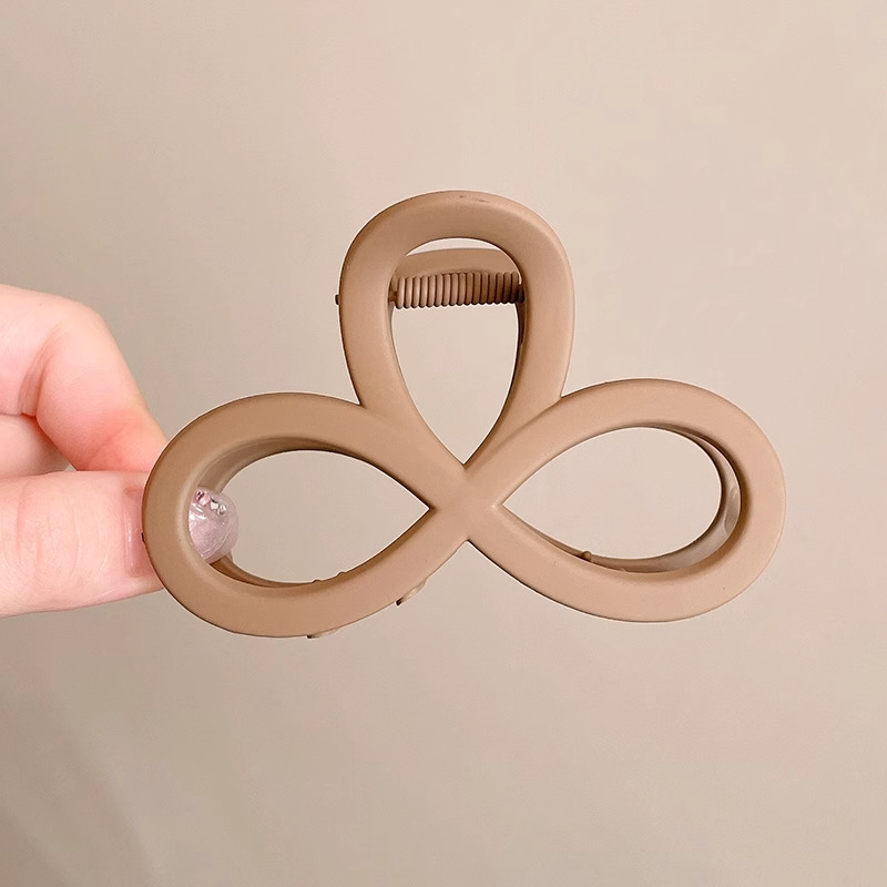 Otoño y invierno clip para el cabello de la cabeza de las mujeres más agarrar clip2025 nuevo estilo de alto nivel de gran tamaño clip de tiburón clip para el cabello