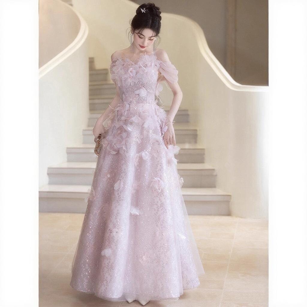Đầm dạ hội maxi nữ thắt eo kiểu lông vũ cao cấp — Hồng YJN-2536 chi tiết 3