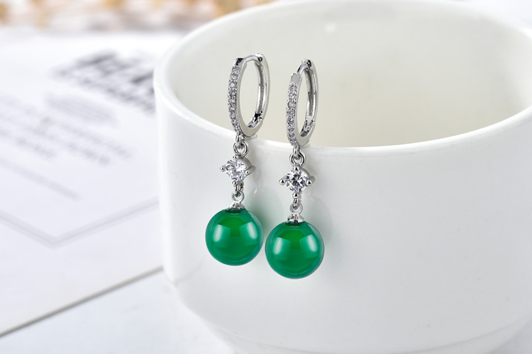 Pendientes De Calcedonia Verde De Diamantes Completos Retro De Palacio Pendientes De Cobre De Ágata Verde De Diamantes Naturales Femeninos display picture 3