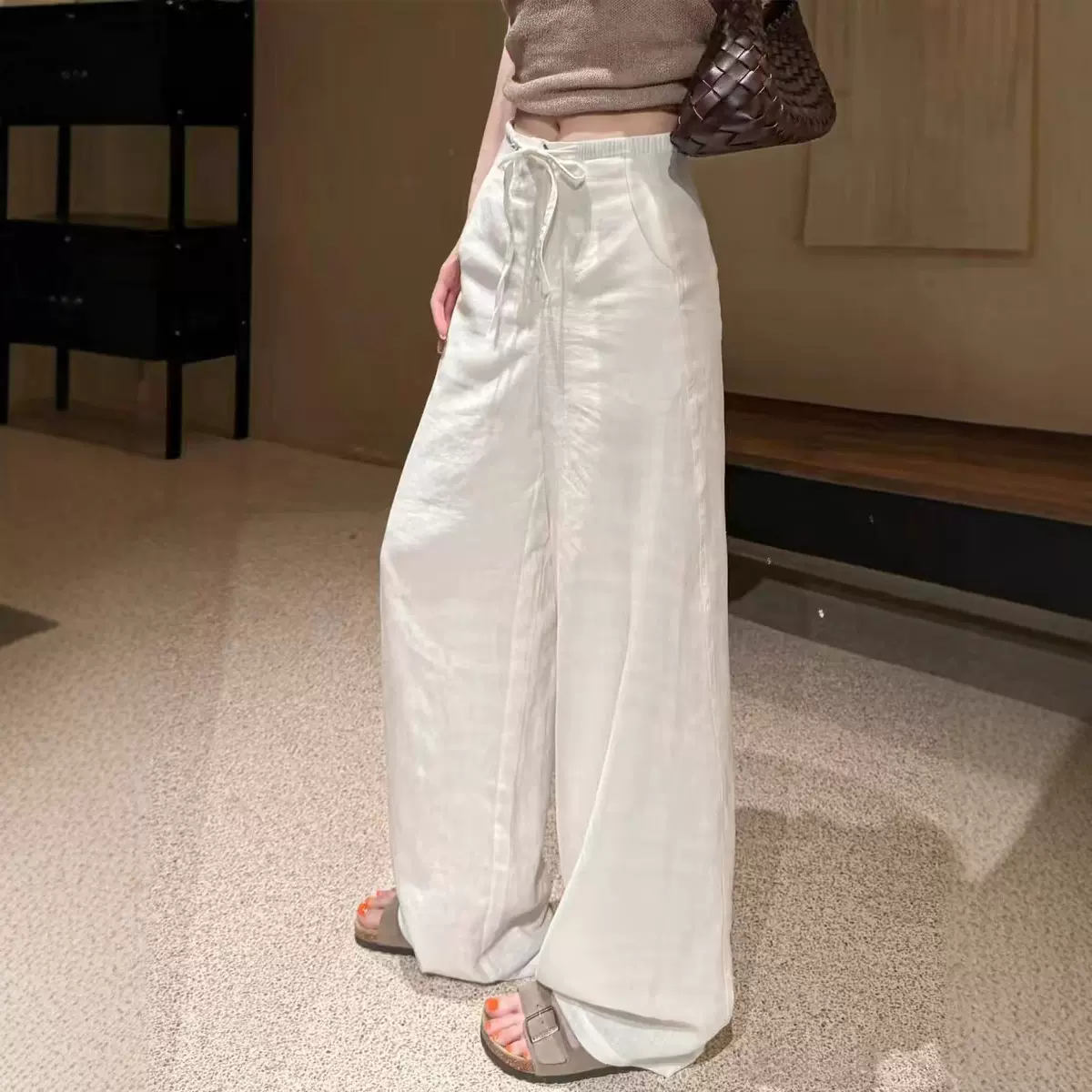 白色棉麻阔腿裤女春夏薄款2026新款冰丝宽松休闲慵懒垂坠感直筒裤