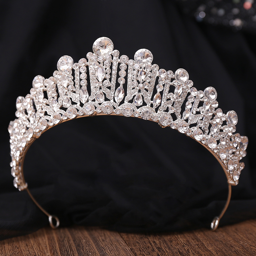 Bridal Shiny Women's Solid Color Alloy Rhinestone Diamond Crown display picture 10